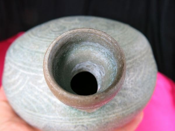 粉青沙器　朝鮮　三島焼　一輪挿し 陶芸 花瓶 花器 焼き物 陶器 Amazon.co.jp: 粉青沙器象嵌平瓶（へいへい）李朝時代15世紀
